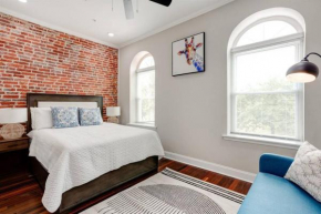 Modern studio near Fairmount Park + EZ Parking